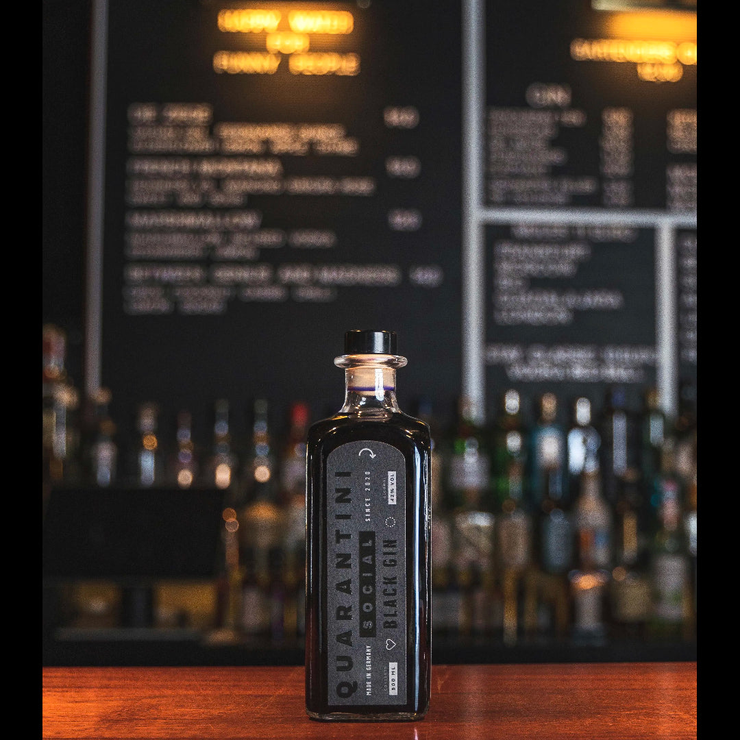 Quarantini „Black Gin“